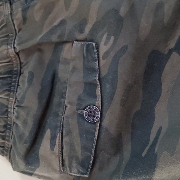 Free Planet Camouflage Jogger Sz S - Picture 9 of 10